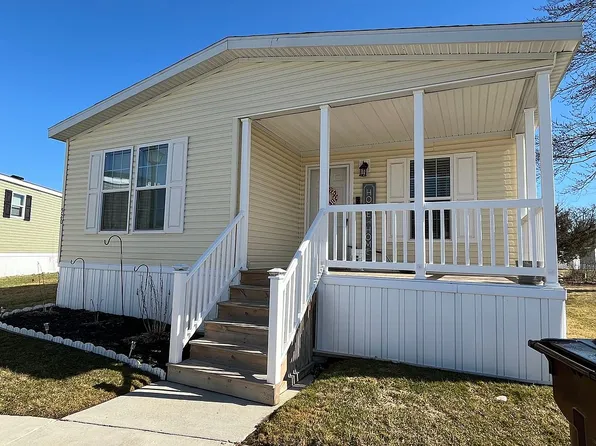46000 Geddes Rd Trailer 520, Canton, MI 48188