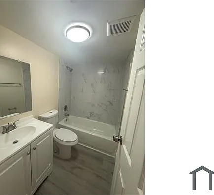 7911 NW 75th Ave — Photo 10