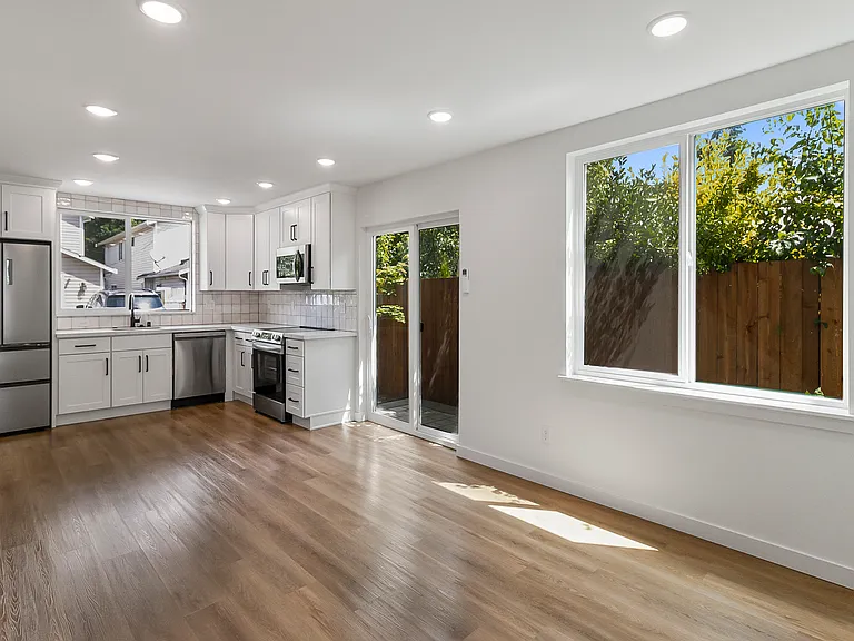 1012 S Donovan St #B — Photo 8