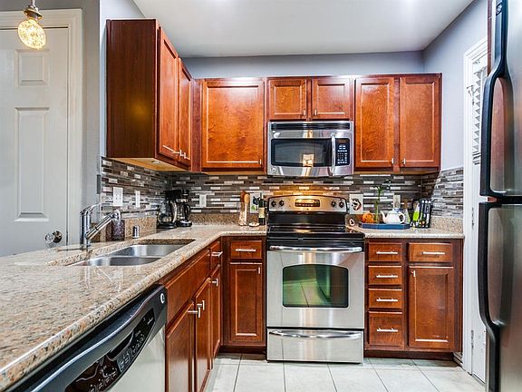 5th image of 4736 Bradford Dr APT A