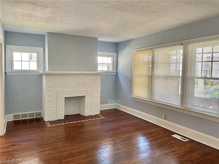 2076 Lewis Dr #DOWN — Photo 5