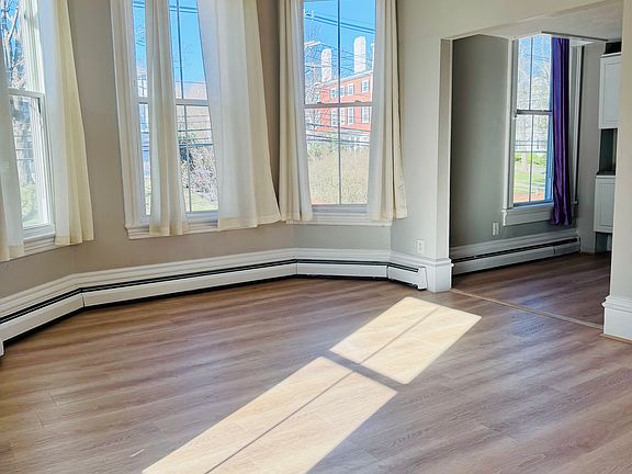 2nd image of 84-86 High St #6