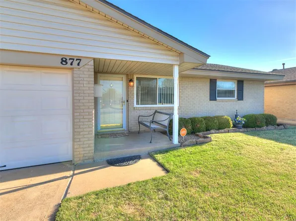 877 NW 14th St, Moore, OK 73160