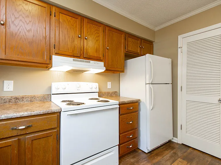 1700 Wedgewood Dr — Photo 21