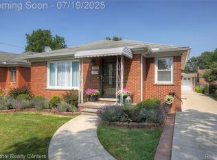 8126 Dale St, Dearborn Heights, MI