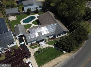 740 Lakeside Dr N, Forked River, NJ 08731