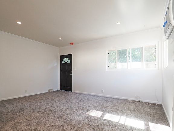 2nd image of 1317 N Holliston Ave APT 5