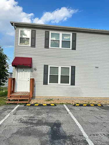 755 Chestnut Ave #B Photo 1