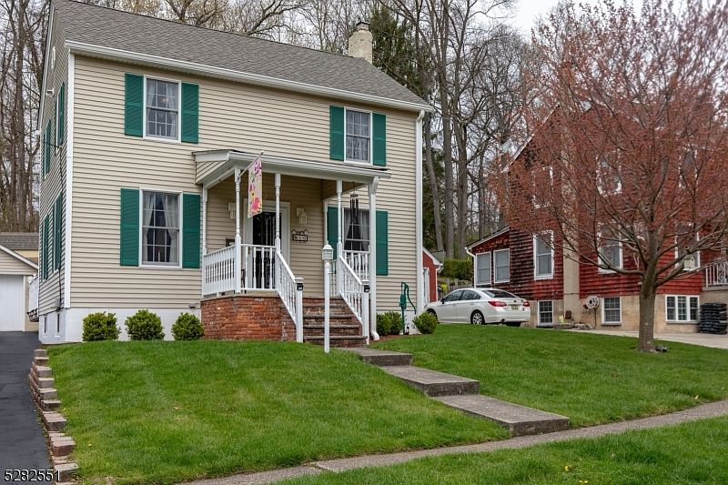 1st image of 10 Arch St