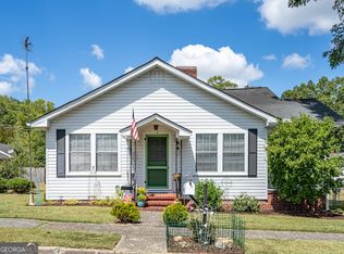 7 S 4th St SE, Lindale, GA 30147