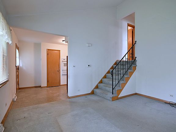 5th image of 10009 W Fullerton Ave