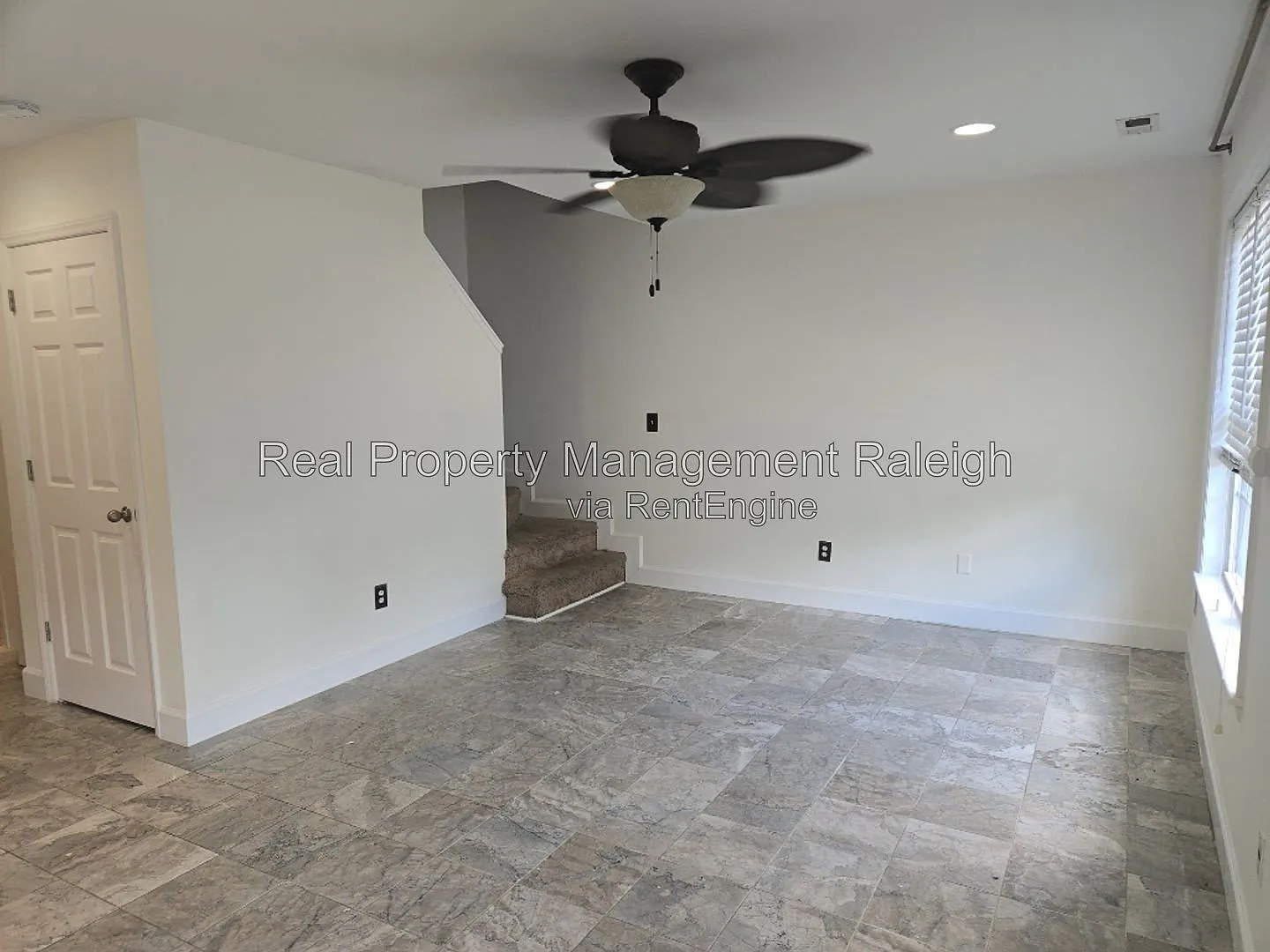 3 bed, 2.5 bath, 1207 sqft, $1,600 — Photo 2