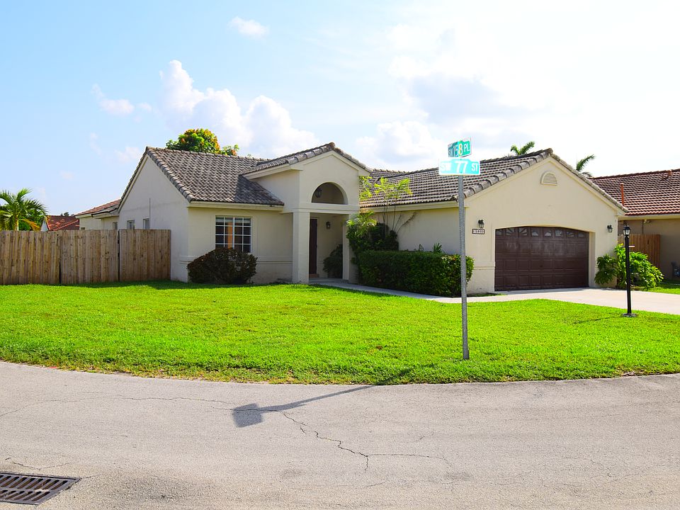 1st image of 15860 SW 77th St