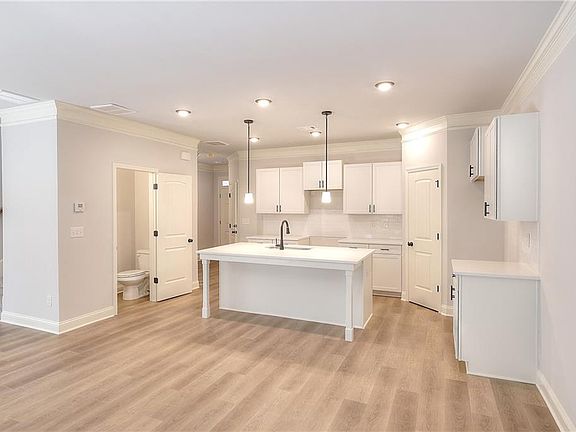 3rd image of 179 Crest Dr #79