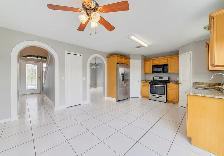 3170 Santa Cruz Dr — Photo 4