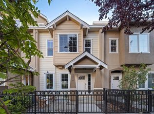 2214 Raspberry Ln, Mountain View, CA 94043