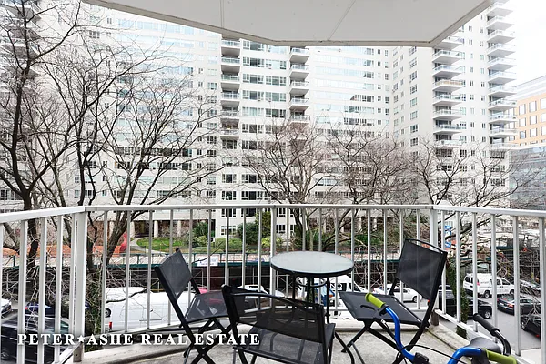 Rented by Peter Ashe | media 27