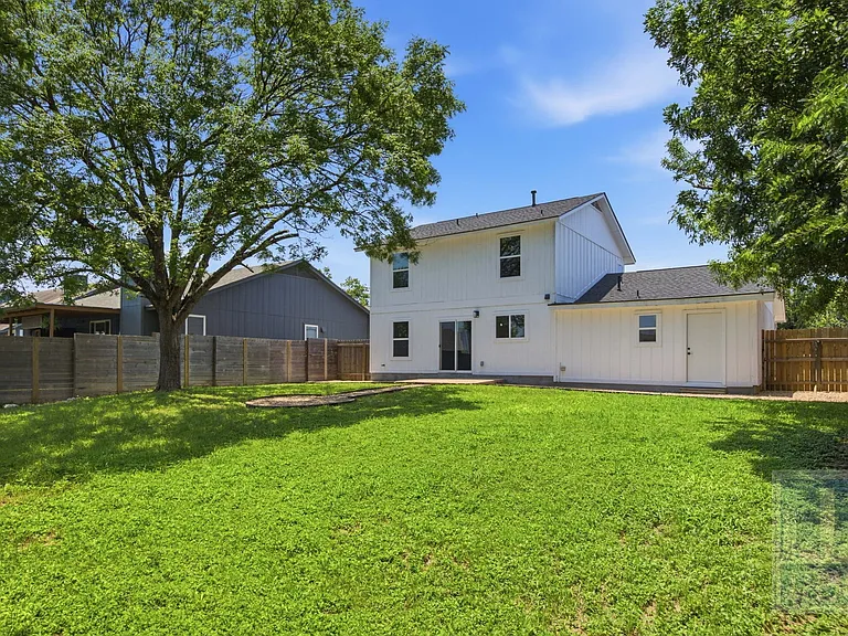 3610 Alexandria Dr — Photo 27
