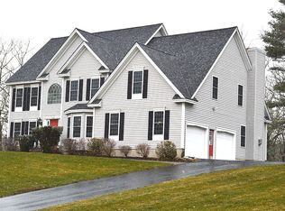 39 Stonepost Rd, Pelham, NH 03076