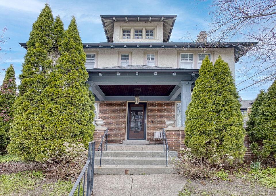 1st image of 2312 E Linnwood AVENUE