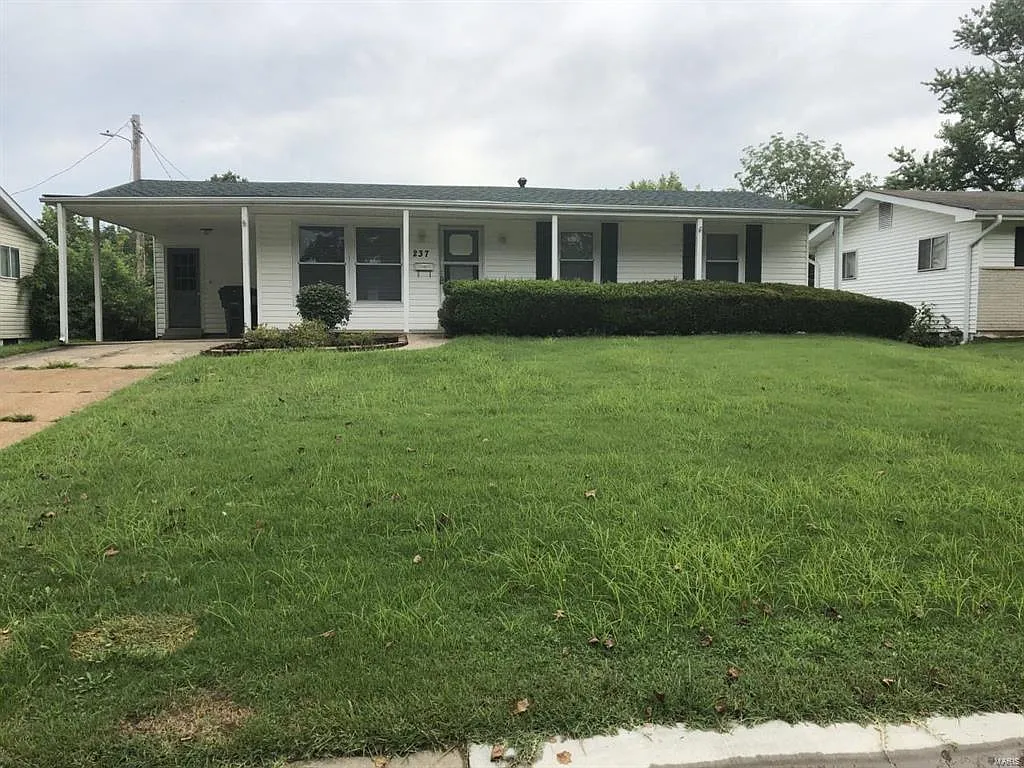237 Palm Dr photo 1