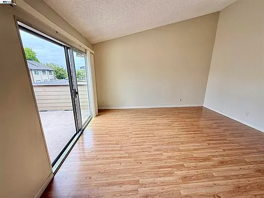 3835 Yorkshire St — Photo 21