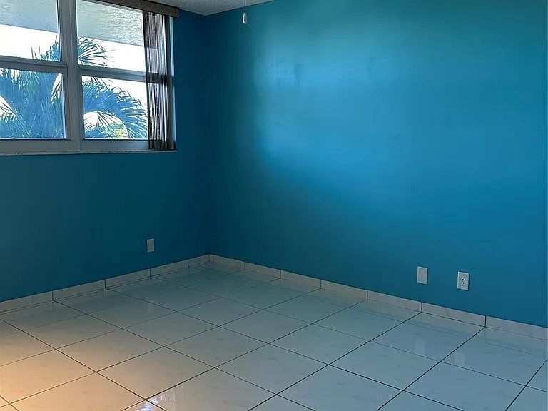 5300 NE 24th Ter #211C — Photo 14