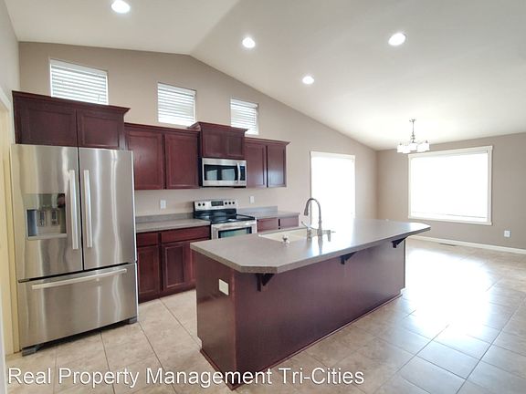 2nd image of 603 Hilltop View Ave