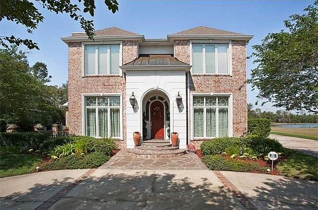 1st image of 38 Muirfield Dr