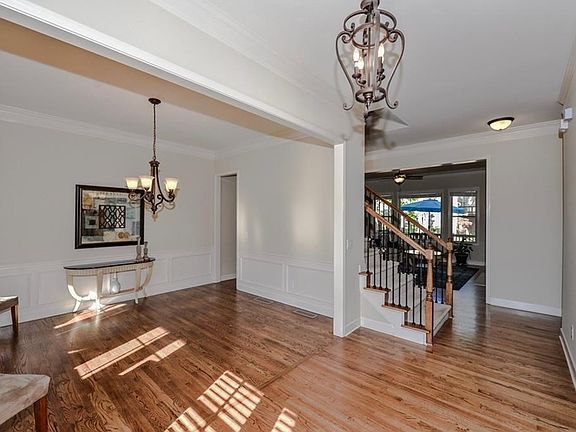4th image of 1605 Glenhaven Way