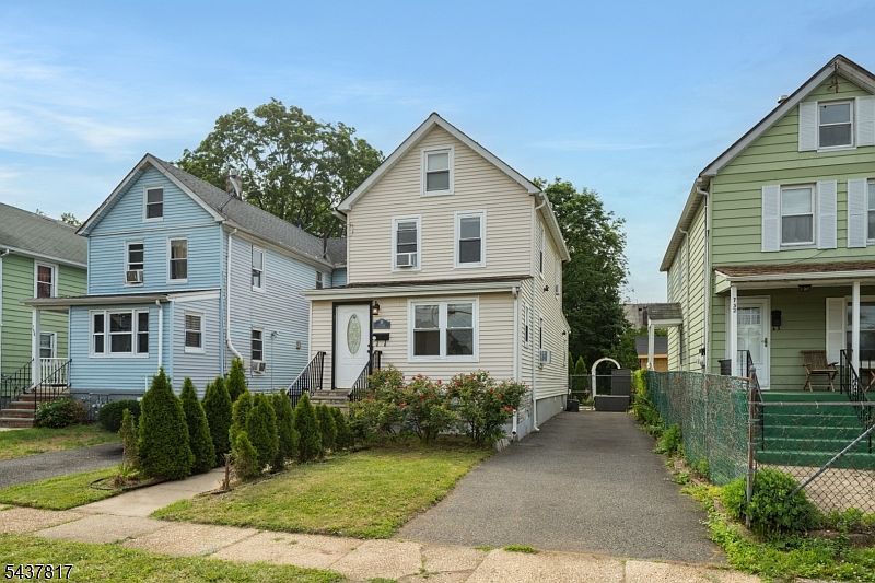 1st image of 754 Saint Marys Ave