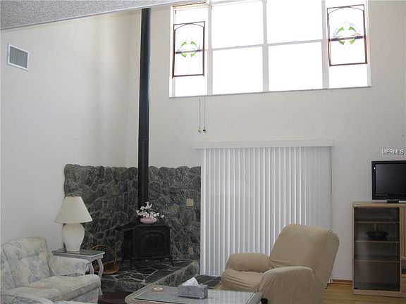 3rd image of 6511 Louise Ct