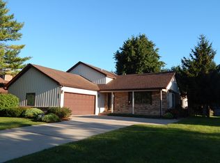 6902 Greentree Ln, Maumee, OH 43537