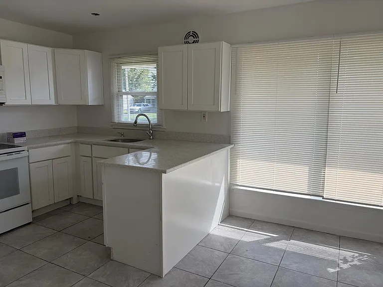 54 Bloomfield Ln #1 — Photo 4