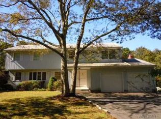 62A Lynn Ave, Hampton Bays, NY 11946