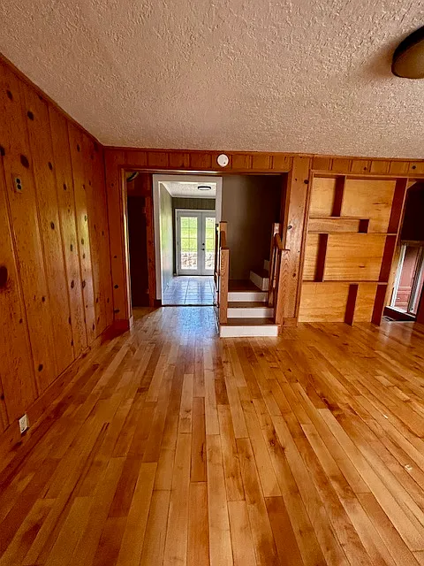 3 bed, 2010 sqft, $1,895 — Photo 3