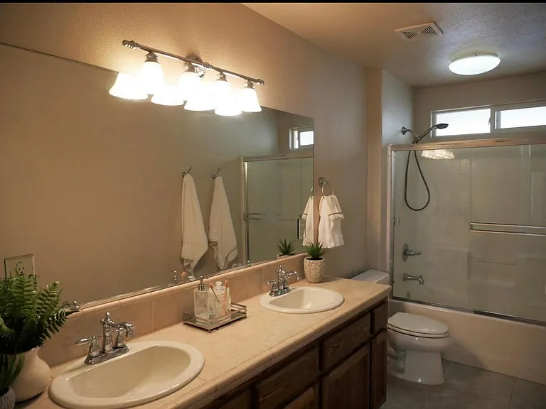 160 Lake Dr — Photo 17