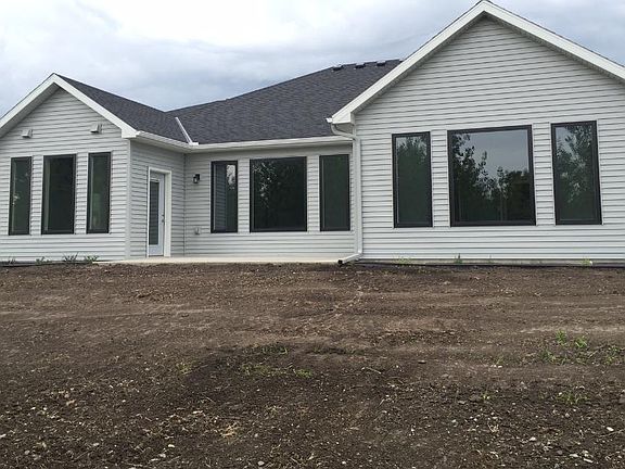 3rd image of 513 Lanigan Way SE
