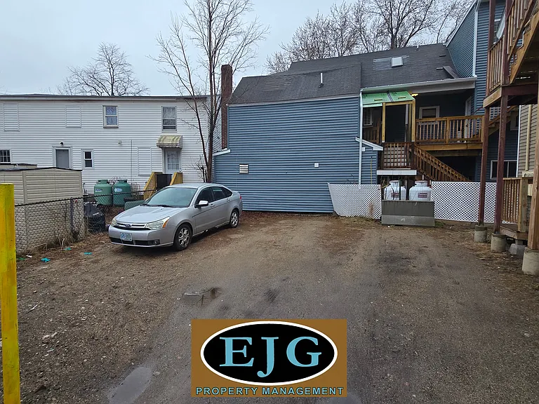 504 Main St #1 — Photo 5
