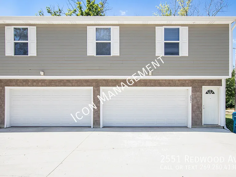 2551 Redwood Ave — Photo 2