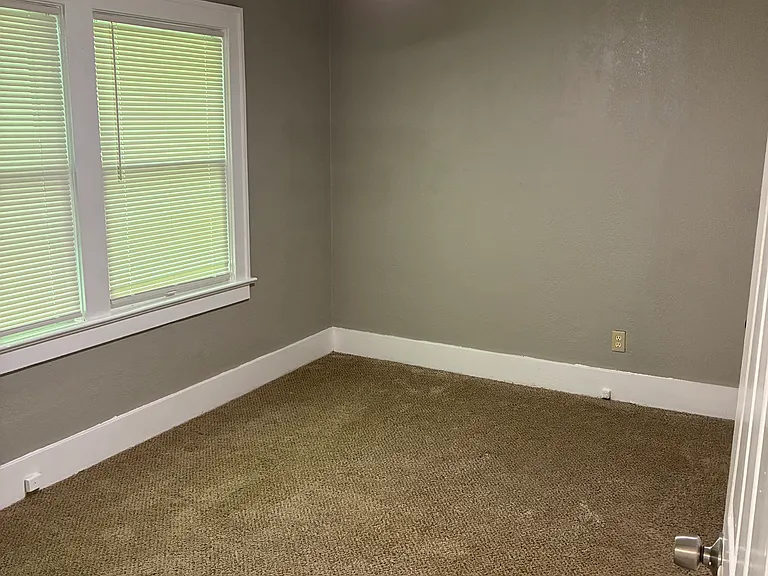 5832 Tracy Ave — Photo 8