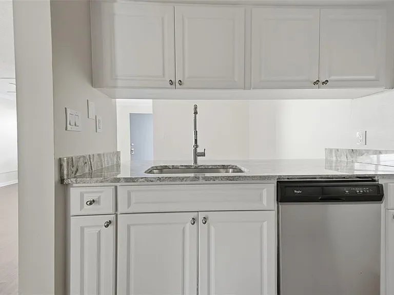 3102 W Horatio St #12 — Photo 5