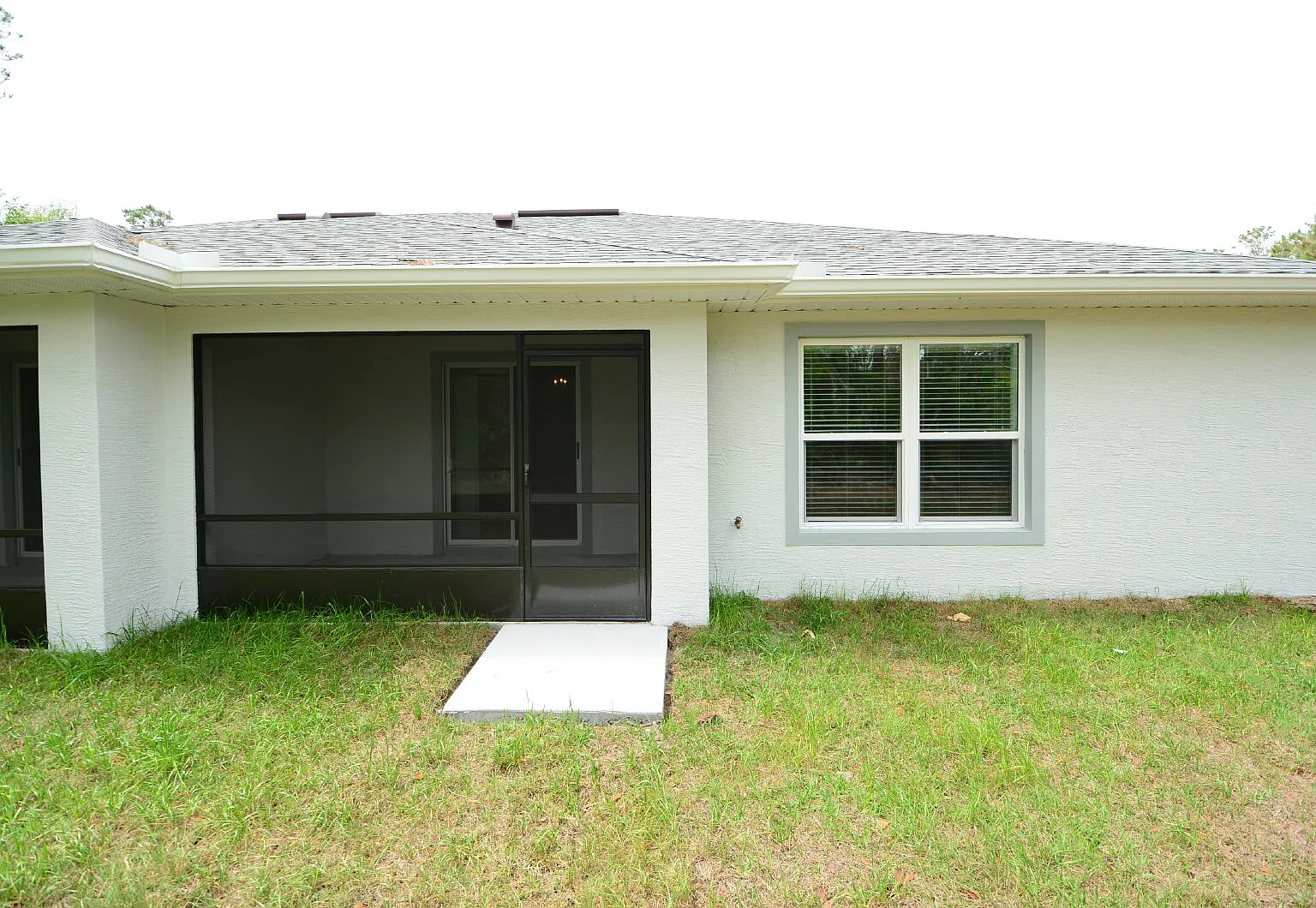 3 bed, 2.0 bath, 1215 sqft, $1,800 — Photo 2
