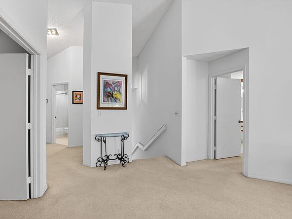 4th image of 5366 Venetia Court #E