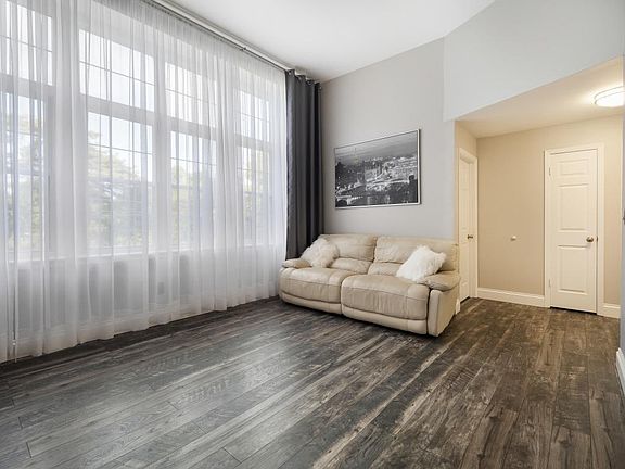4th image of 32 Smith Ave Floor 2