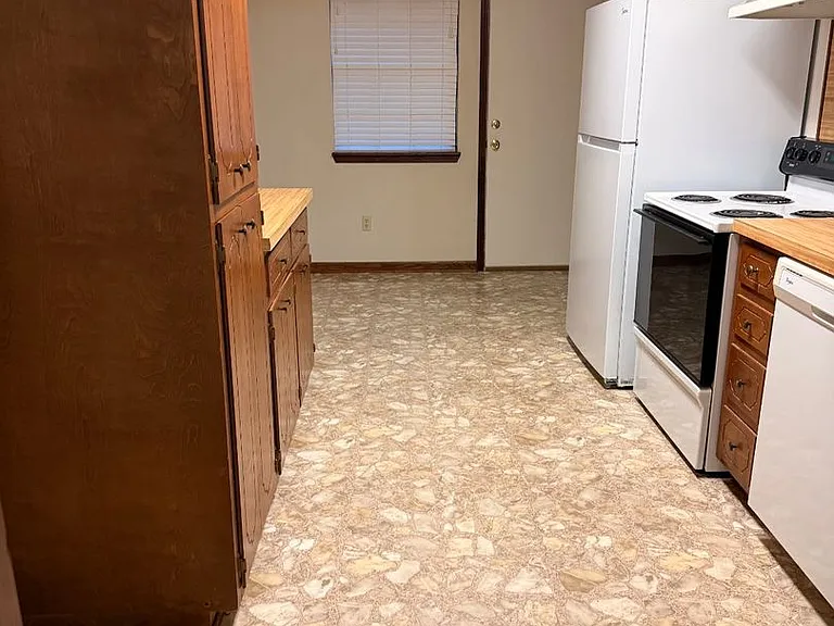 207 Turner Ave — Photo 3