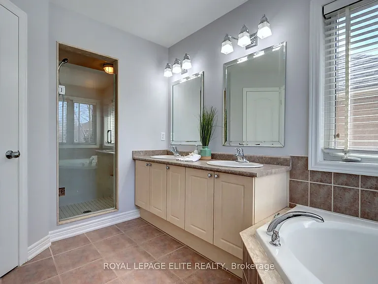 2437 Hilda Dr — Photo 22