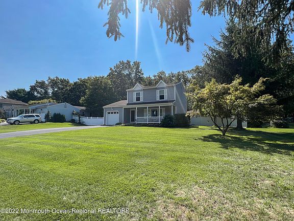 5th image of 24 Anita Dr
