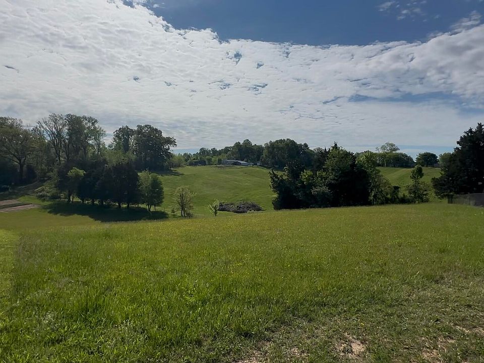 2nd image of 236 E Horizon Hill Dr