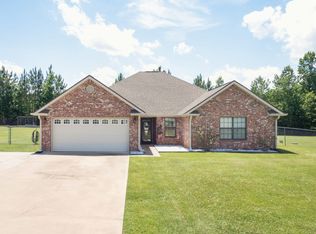 200 Sugar Ln, Leesville, LA 71446
